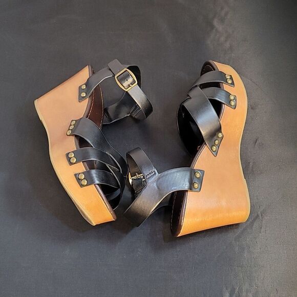 CITYCLASSIFIED ANKLE STRAP ADJUSTABLE BUCK CRISSCROSS OPEN TOE WEDGE SANDAL - Picture 8 of 16